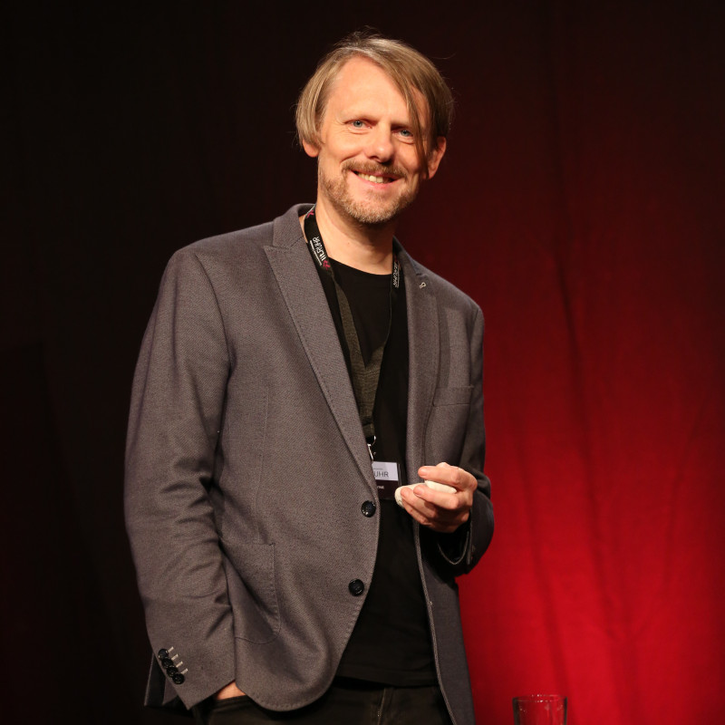 Axel<br>von<br>Ernst